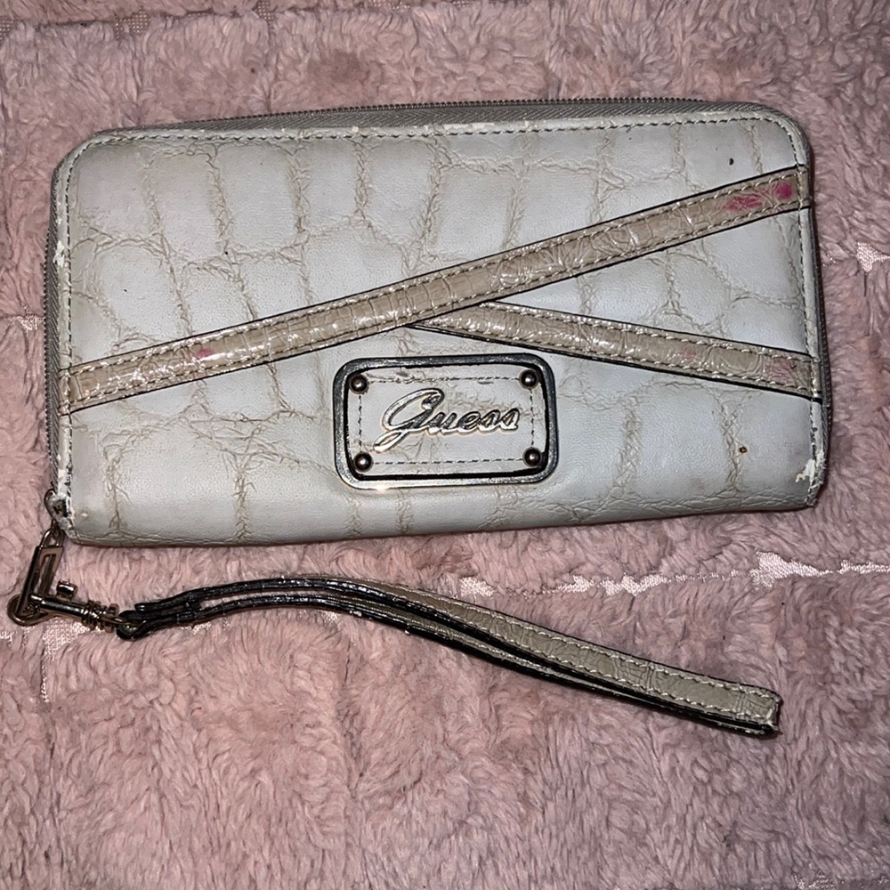 Guess wallet